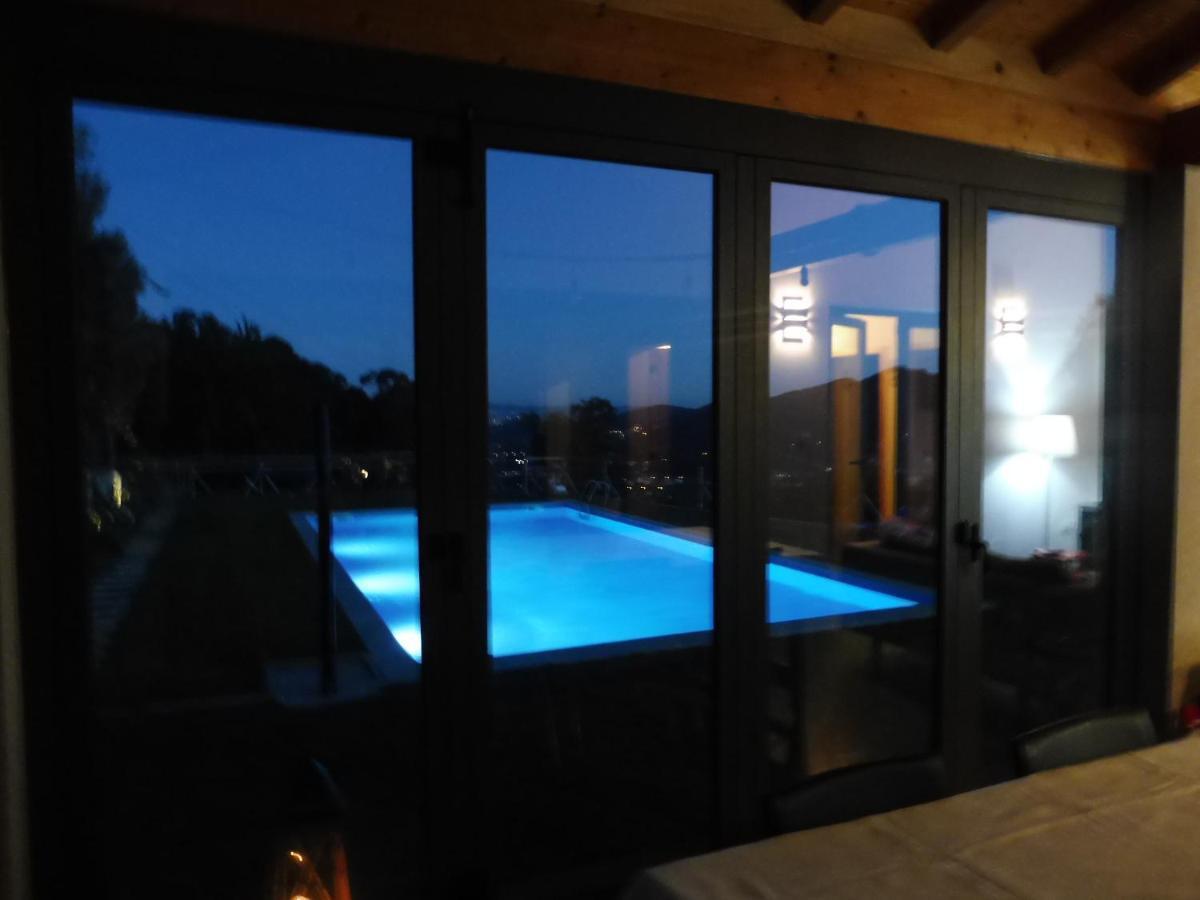 The Pool House Longos Exterior foto